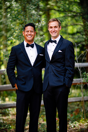 Nick_Lauren_Wdg-Group-30