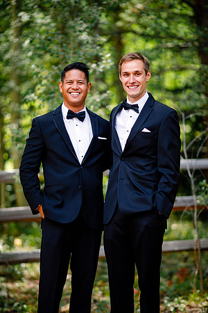 Nick_Lauren_Wdg-Group-31