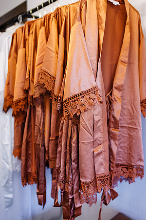 R&J-Detail-2
