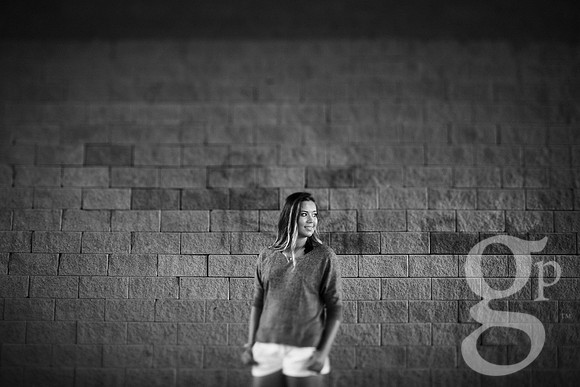 Leah_Senior-BW-74
