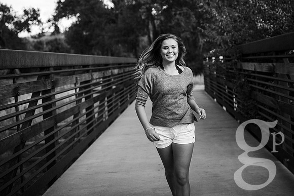 Leah_Senior-BW-96