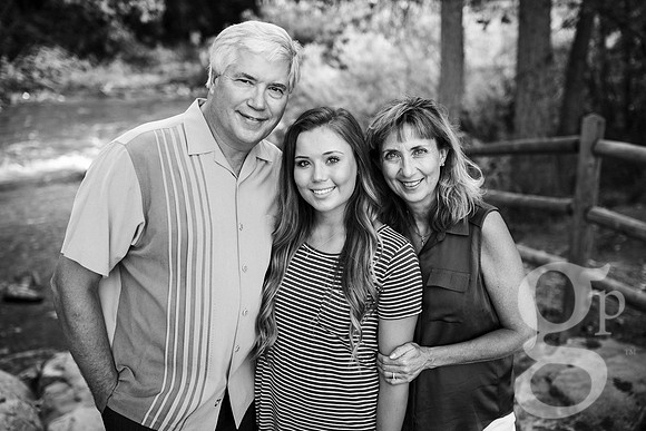 Leah_Senior-BW-15