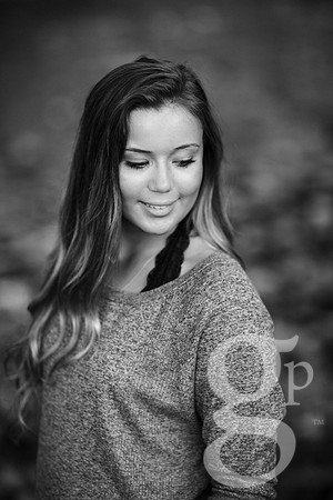 Leah_Senior-BW-101