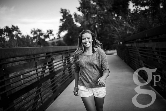 Leah_Senior-BW-98