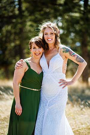 Aaron_Liz_Wdg-Group-79