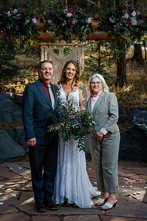 Aaron_Liz_Wdg-Group-119