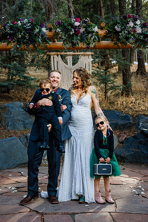 Aaron_Liz_Wdg-Group-149