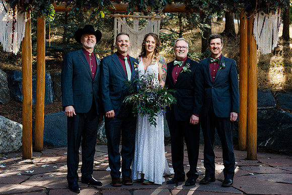 Aaron_Liz_Wdg-Group-108