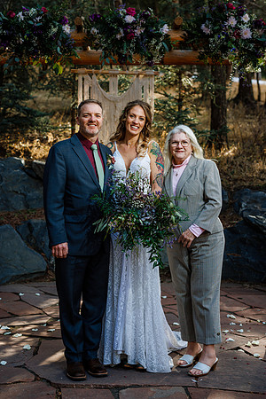 Aaron_Liz_Wdg-Group-117