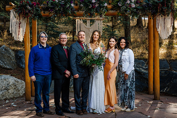 Aaron_Liz_Wdg-Group-137