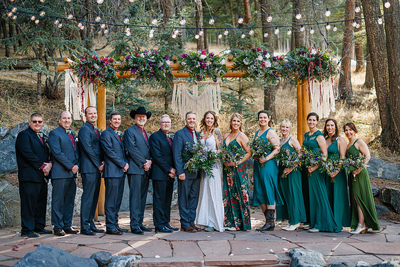 Aaron_Liz_Wdg-Group-152