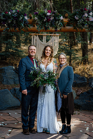 Aaron_Liz_Wdg-Group-165