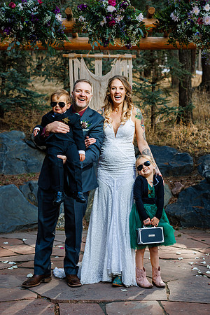 Aaron_Liz_Wdg-Group-147