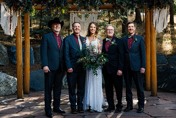 Aaron_Liz_Wdg-Group-109