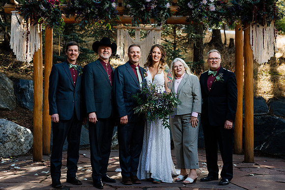 Aaron_Liz_Wdg-Group-114