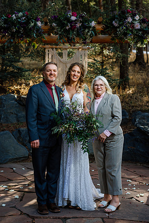 Aaron_Liz_Wdg-Group-118