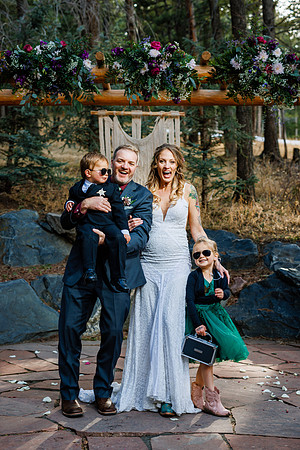 Aaron_Liz_Wdg-Group-144