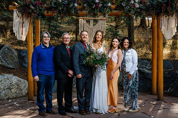 Aaron_Liz_Wdg-Group-136