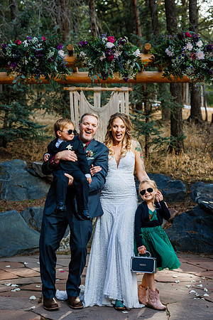 Aaron_Liz_Wdg-Group-143