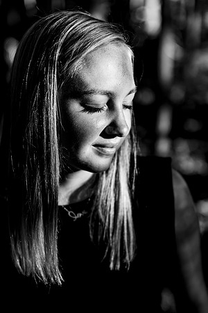 Charlotte_Senior_2020-Favs-29