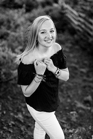 Charlotte_Senior_2020-Favs-34