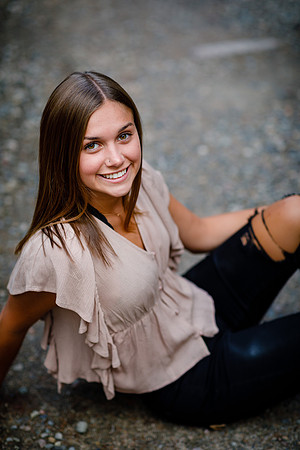 Ellie_Senior-Edited-76