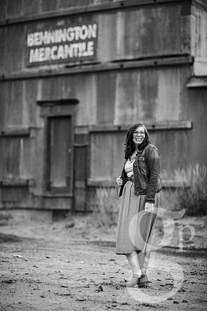 Daniella_Senior_2016-BW-9
