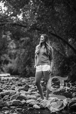Leah_Senior-BW-108