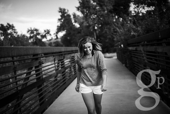 Leah_Senior-BW-97