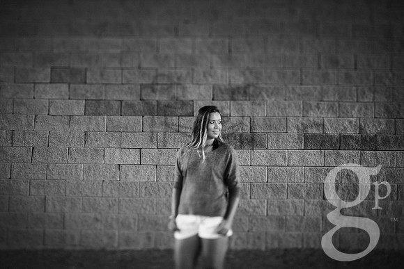 Leah_Senior-BW-75