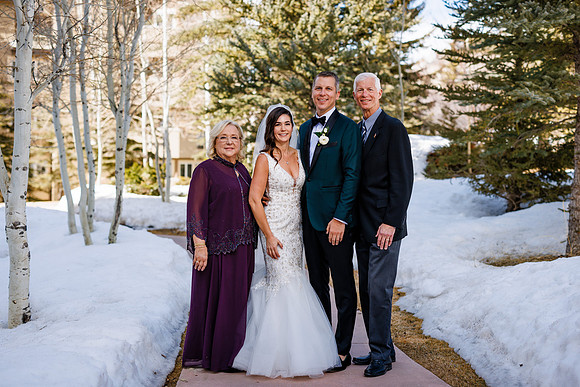John_Megan-Wdg-Group-81