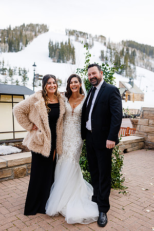 John_Megan-Wdg-Group-98
