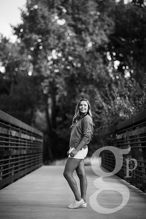 Leah_Senior-BW-90