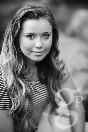 Leah_Senior-BW-4