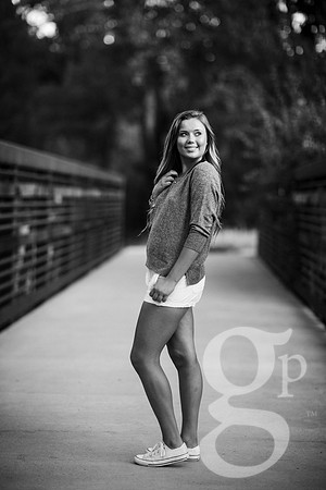 Leah_Senior-BW-94