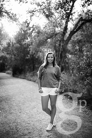 Leah_Senior-BW-65
