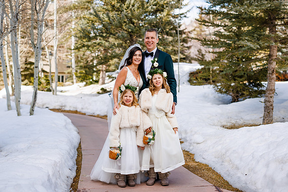 John_Megan-Wdg-Group-70