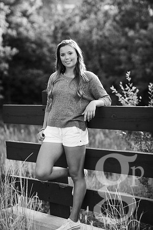 Leah_Senior-BW-83