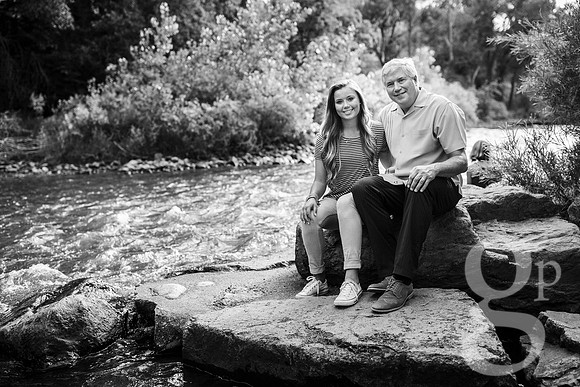 Leah_Senior-BW-17