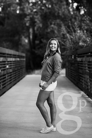 Leah_Senior-BW-89