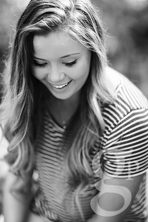 Leah_Senior-BW-6