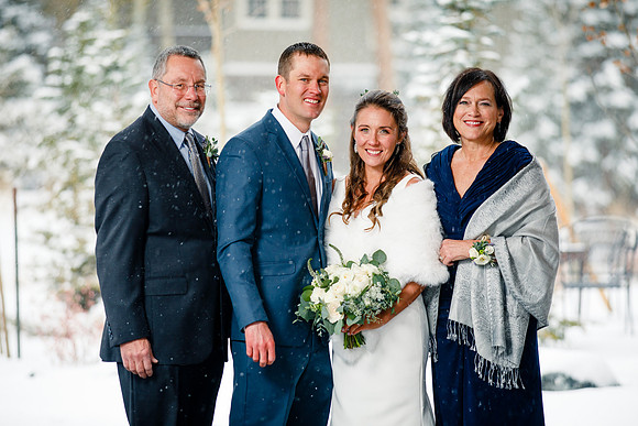 Andy_Danielle_Wdg_Group-34