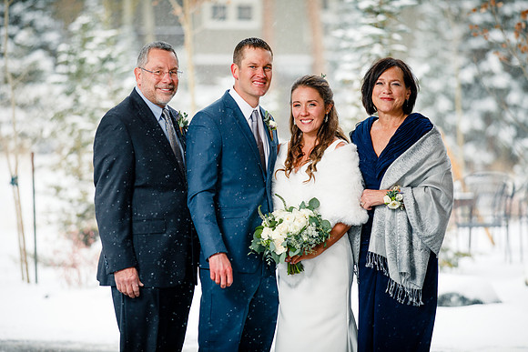 Andy_Danielle_Wdg_Group-35