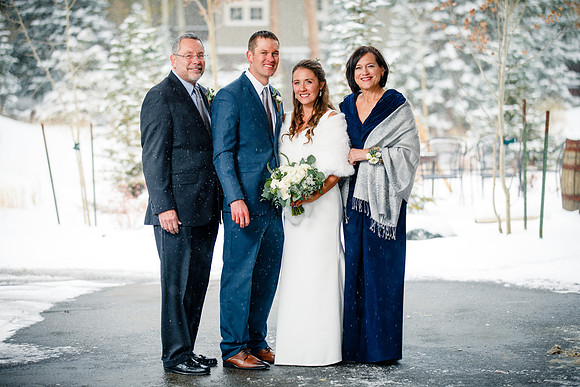 Andy_Danielle_Wdg_Group-38