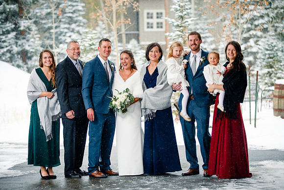 Andy_Danielle_Wdg_Group-42