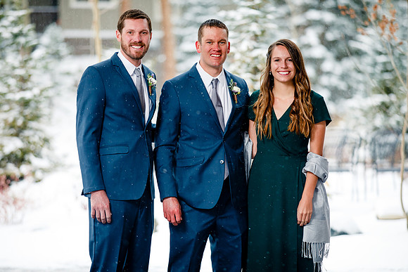 Andy_Danielle_Wdg_Group-54