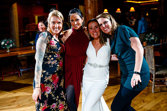Andy_Danielle_Wdg_Group-170