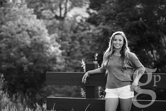Leah_Senior-BW-80