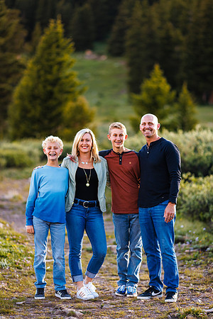 Shrago_Family_2022-Edited-45