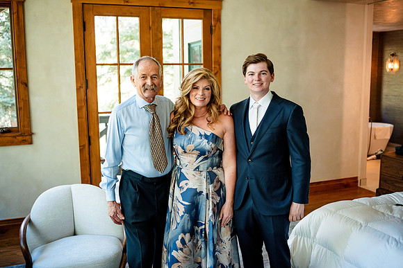 Christian_Elissa_Wdg_Group-2